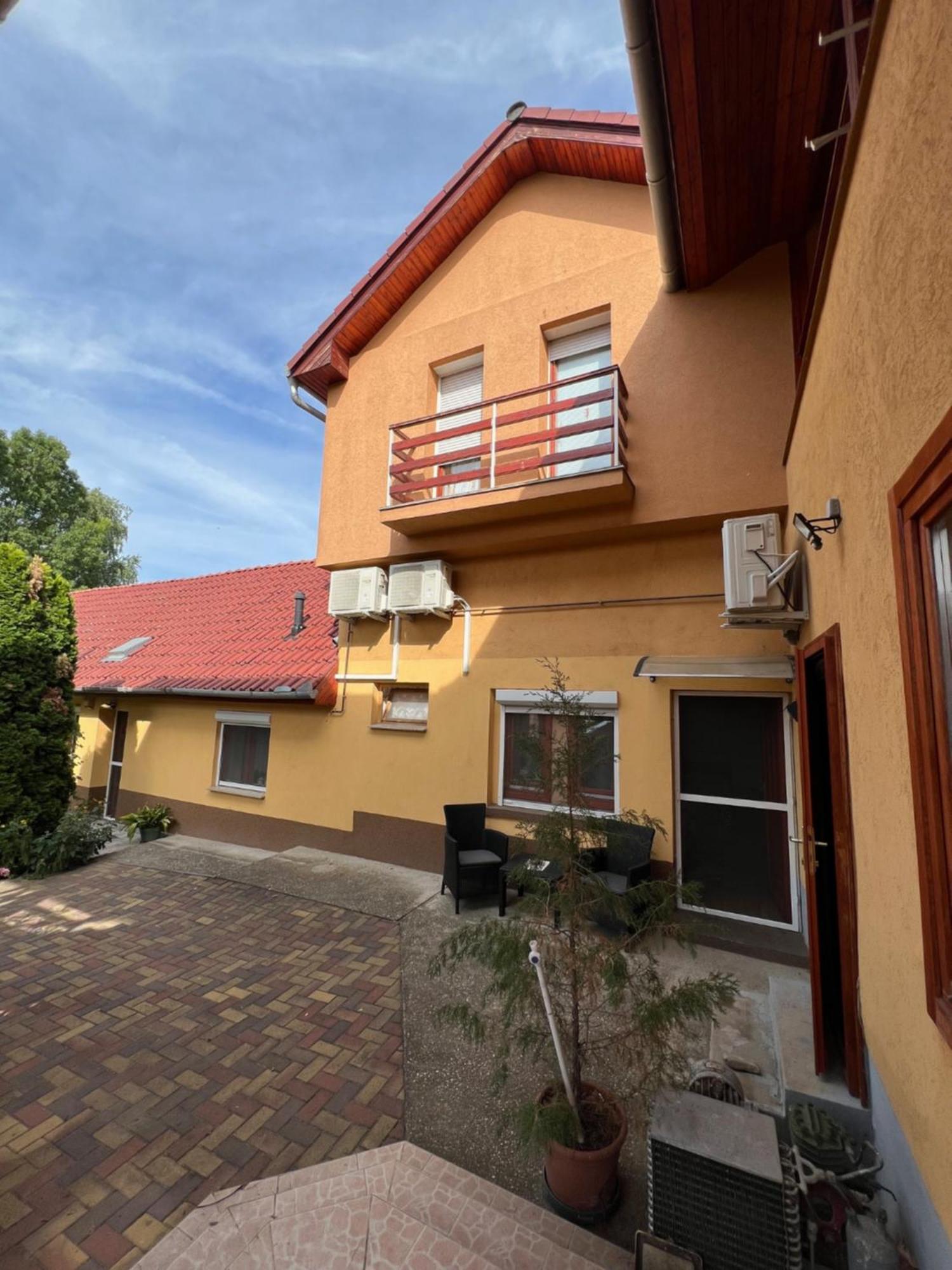 Szahara Vendégház Kerekegyháza Exterior foto
