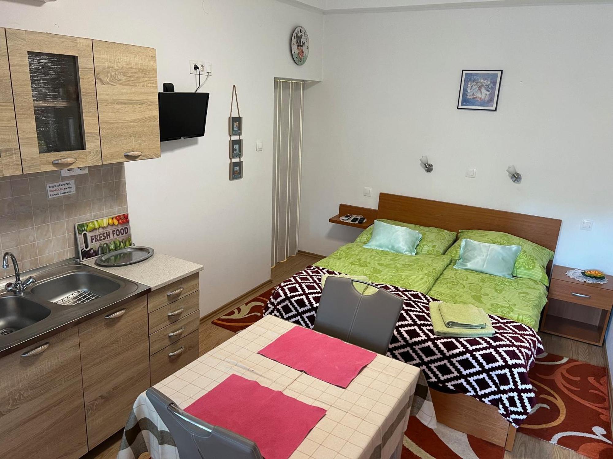 Szahara Vendégház Kerekegyháza Exterior foto