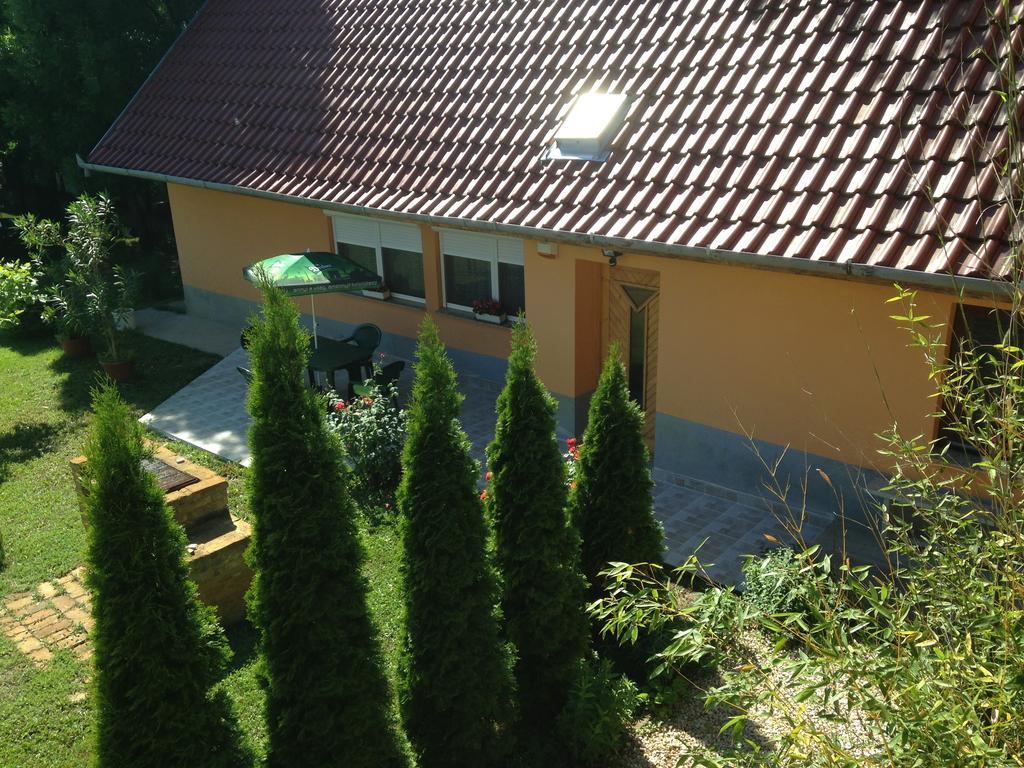 Szahara Vendégház Kerekegyháza Exterior foto
